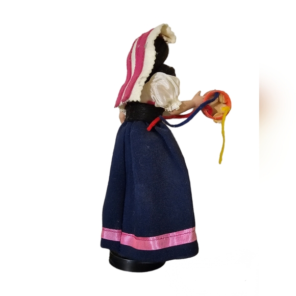 Rare Find: Vintage Italian Souvenir Doll - 1970s - Picture 2 of 3